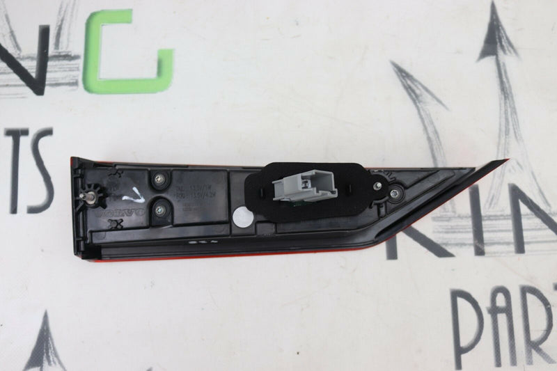 VOLVO V60 2018-ON BOOT LID TAILGATE RIGHT SIDE LED LIGHT LAMP REAR 32228905