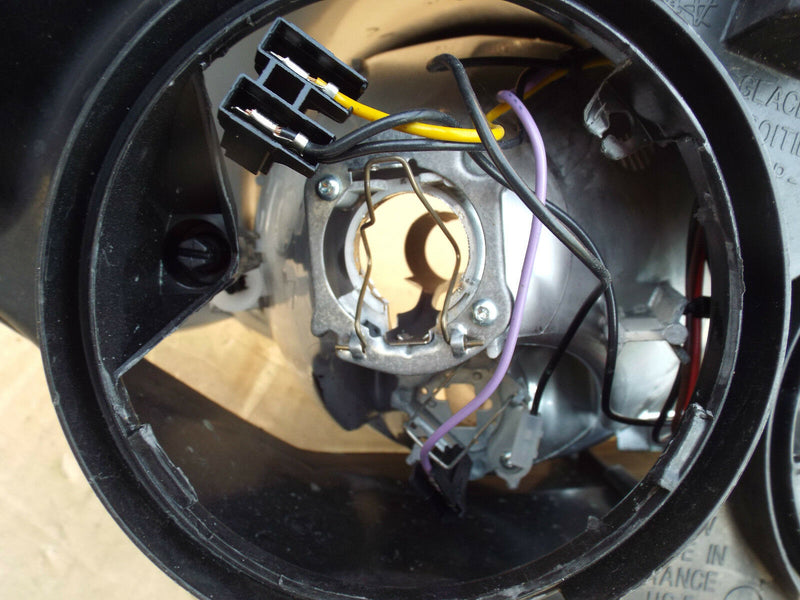 Peugeot 307 2001-2005 Genuine Headlamp Headlight Left Side N/S (199)