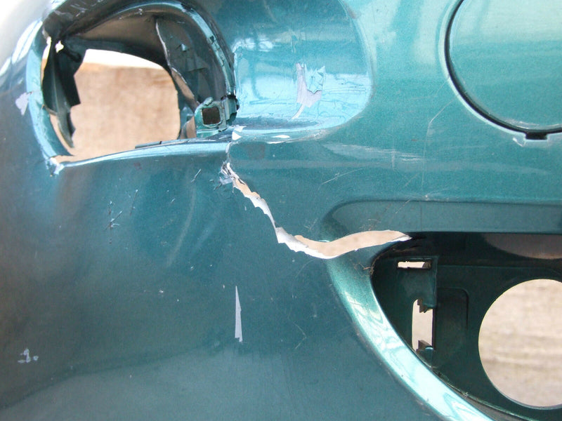 Ford Focus 1998-2002 Front Bumper Genuine Green (9039)