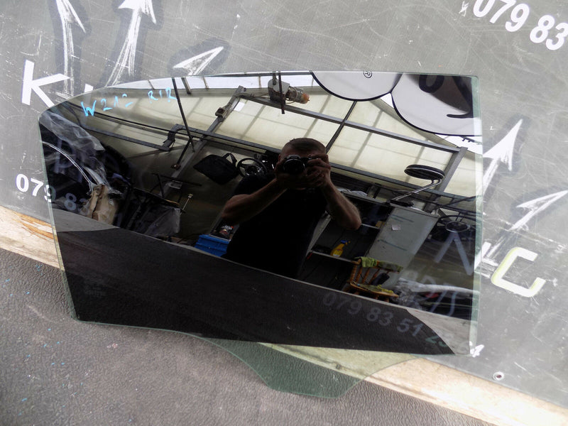 MERCEDES W212 E220 2010-2015 SALOON REAR DOOR WINDOW GLASS TINTED RIGHT SIDE O/S