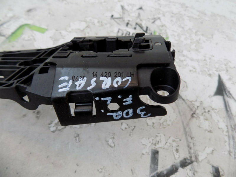 VAUXHALL CORSA E 2014-2019 FRONT LEFT DOOR 3DR HANDLE BRACKET 14420201LH