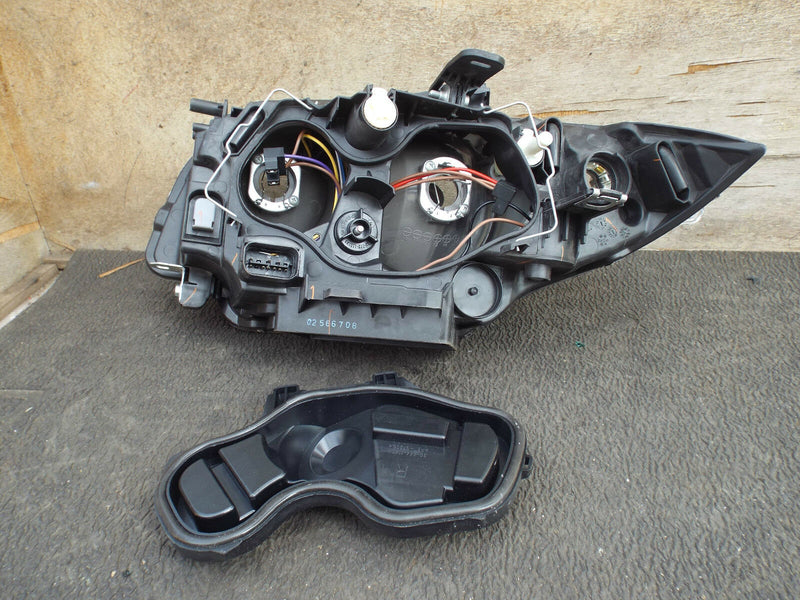 BMW 1 SERIES 2004-2007 E87 SPORT HEADLAMP HEADLIGHT RIGHT DRIVER SIDE O/S (466)