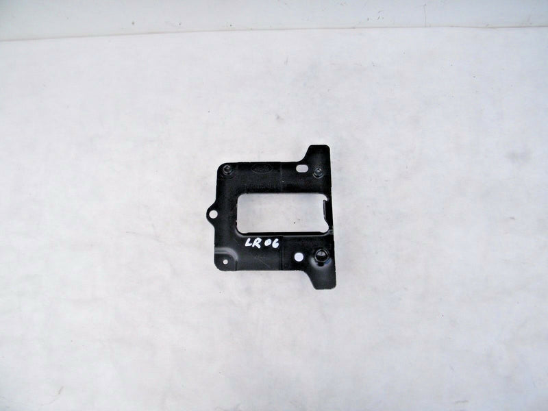 LAND ROVER LEFT REAR BUMPER REINFORCEMENT BRACKETS N/SR LR042995 (LR06)