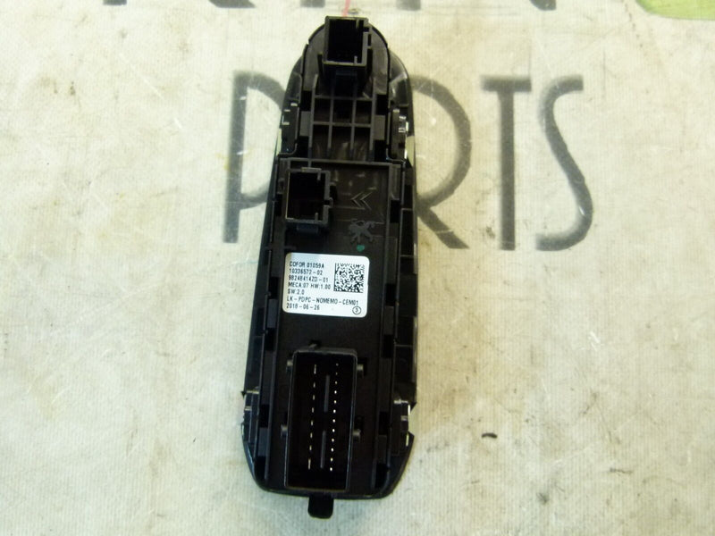 PEUGEOT 308 SW ESTATE 2017-21 FRONT DRIVER DOOR STEERING PANEL 98248414ZD