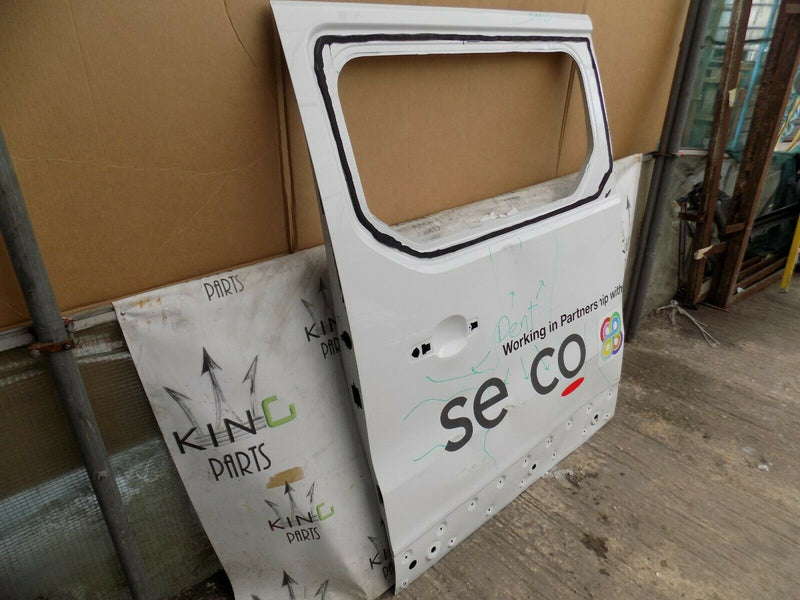 VAUXHALL VIVARO LEFT PASSENGER SIDE SLIDING DOOR SHELL 821139210R