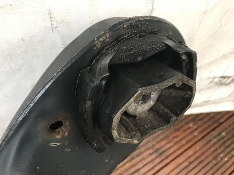 MERCEDES C-CLASS W205 1.6 DIESEL REAR SUBFRAME SUSPENSION CARRIER A2053508009