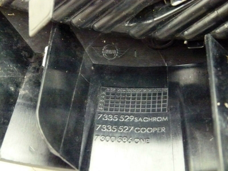MINI COOPER F55 F56 2014-16 FRONT GENUINE BUMPER TOP GRILL GRILLE 7335529