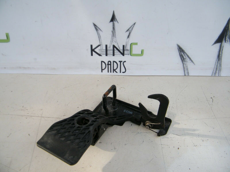 AUDI A3 (8P) 2003-2012 BONNET HOOK HANDLE / MECHANISM 8P0823480A