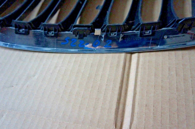 BMW 5 SERIES 2003-2010 CHROME FRONT LEFT KIDNEY GRILLE GENUINE 10627110 (S22-02)