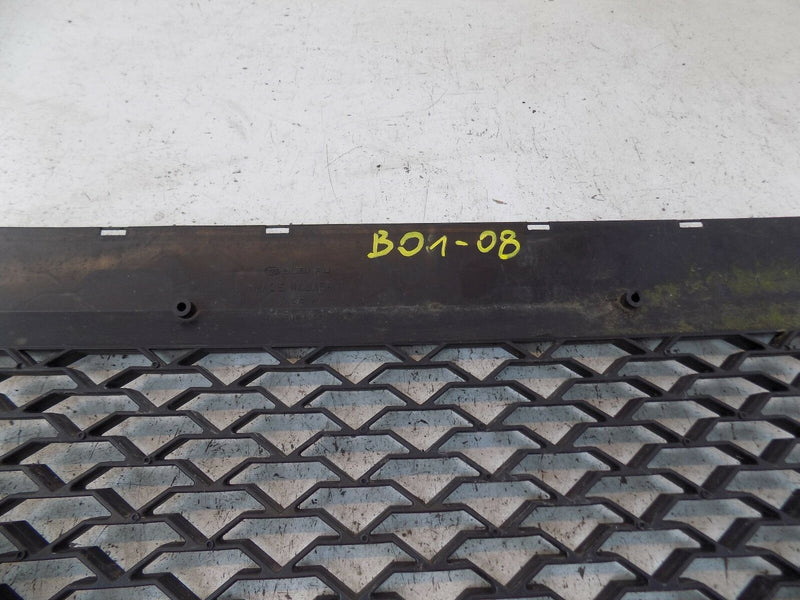 SUBARU IMPREZA WRX 2008-2012 FRONT BUMPER GRILLE OEM 57731CA120 (B01-08)