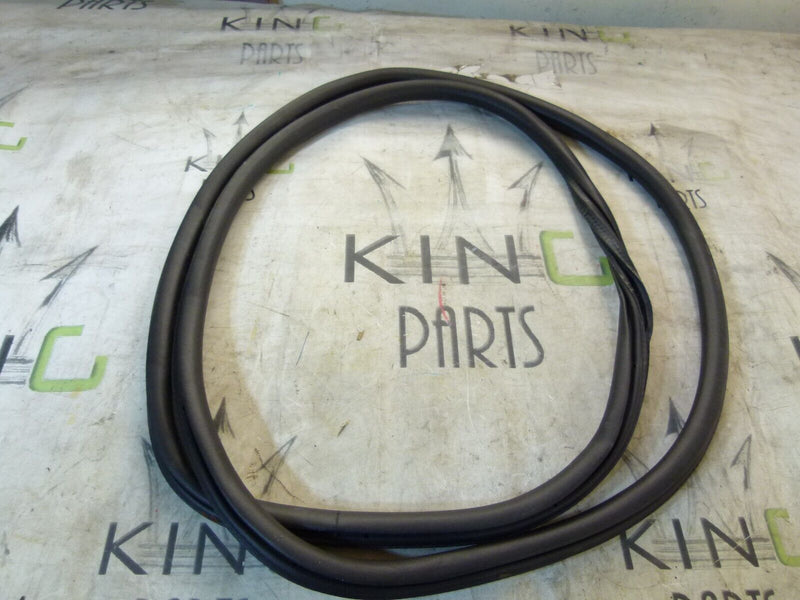 PEUGEOT 308 SW ESTATE 2017-21 FRONT BOTH SIDE RUBBER SEAL 9677519680