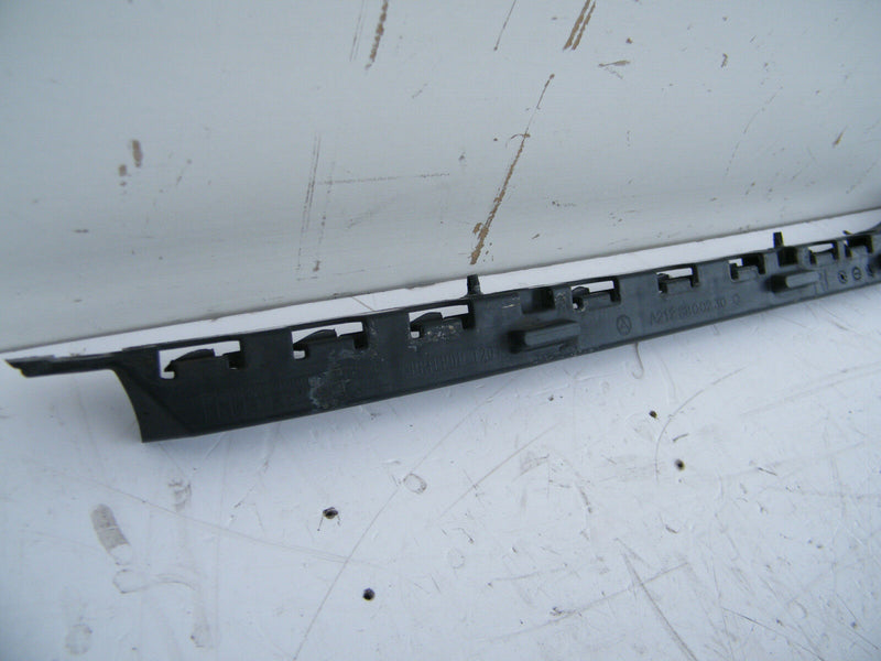 MERCEDES W212 E-Class 2010-15 BUMPER GUIDE MOUNT BRACKET RIGHT SIDE A2128800230
