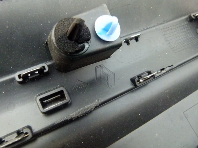 RENAULT KADJAR 2015-18 FRONT RIGHT DOOR TRIM GENUINE 801863858R