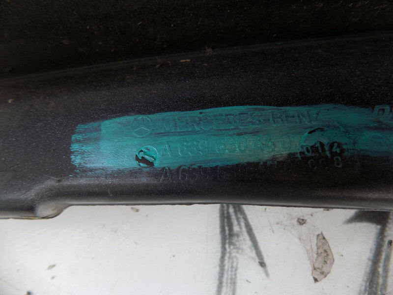 MERCEDES VITO W639 2004-09 FRONT FENDER WING PANEL RIGHT SIDE A639630440