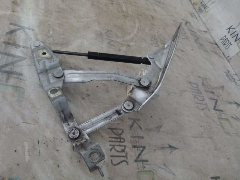 AUDI TT 8N 1998-2000 BONNET HINGE AND GAS STRUT GENUINE 8N0823802