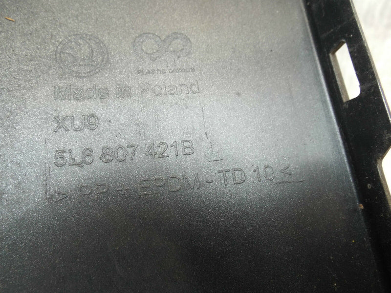 SKODA YETI 2014-ON REAR BUMPER TOP PART GENUINE GREY (9283) 5L6807421