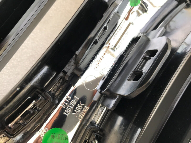 BMW X1 F48 FACELIFT SPORT & M-SPORT 2019-ON GENUINE *NEW FRONT BUMPER TOP GRILL