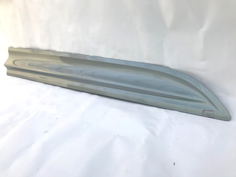 PORSCHE MACAN S T GTS 2022  FRONT DOOR PANEL TRIM MOULDING RIGHT SIDE 95B837890