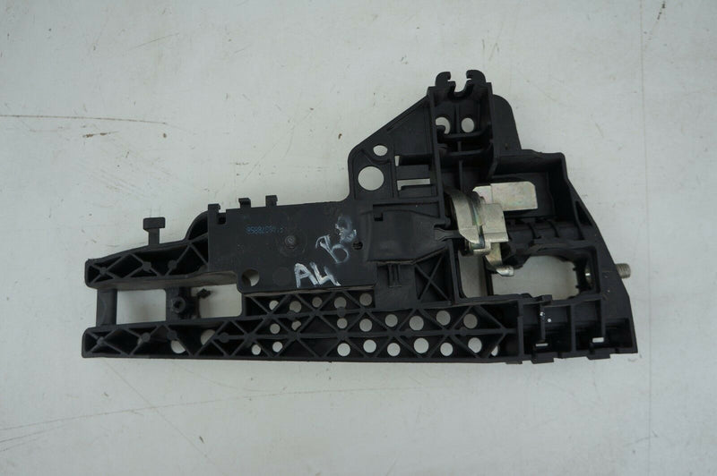 AUDI A4 (B8) 2008-2015 A1 Q5 LEFT SIDE FRONT DOOR HANDLE MOUNT BRACKET 8T0837885