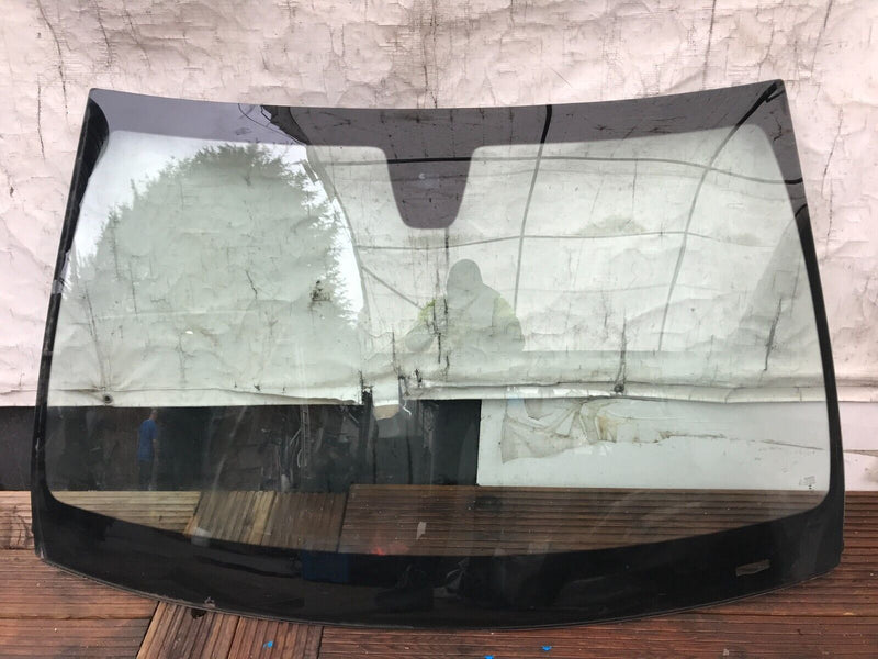 MERCEDES W205 2015-21 FRONT WINDSCREEN WINDOW GLASS & RAIN SENSOR AS1M1250DOT682