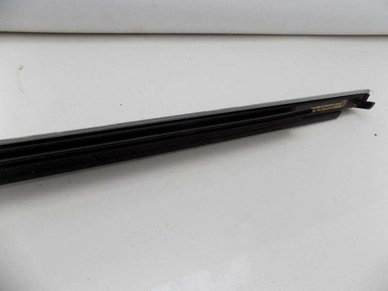 PORSCHE MACAN 2014-ON FRONT RIGHT DOOR WEATHERSTRIP TRIM *NEW 95B837476D /B06-36