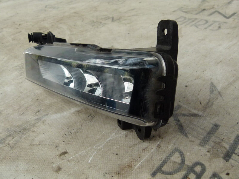 BMW 3 G20 2018-22 FRONT LOWER RIGHT FOG LIGHT GENUINE 63178089526