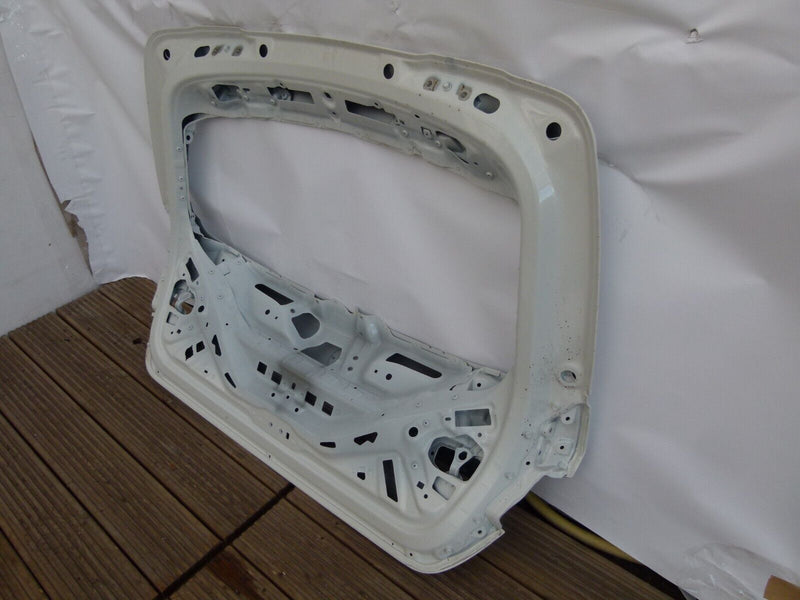 BMW 1 SERIES F40 2019-ON GENUINE REAR TAILGATE PANEL in WHITE
