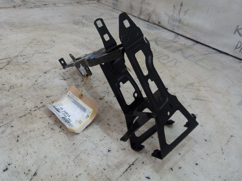 BMW 1 F20 2011-2015 LEFT HEADLIGHT SUPPORT BRACEKT GENUINE 5164 7245791