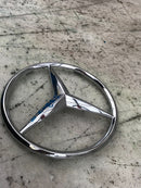 MERCEDES BENZ FRONT LOGO GRILLE A0008173200