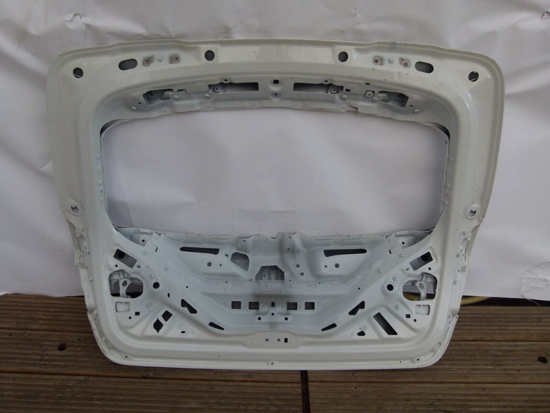 BMW 1 SERIES F40 2019-ON GENUINE REAR TAILGATE PANEL in WHITE