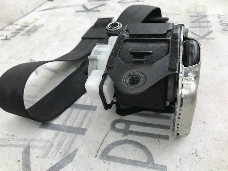 AUDI A1 8X 2010-2018 FRONT SEAT BELT RIGHT DRIVER SIDE SEATBELT O/S 8X3857706E