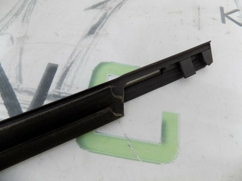 MINI CLUBMAN F54 2015-ON FRONT RIGHT DOOR WINDOW STRIP TRIM WEATHERSTRIP CHROME