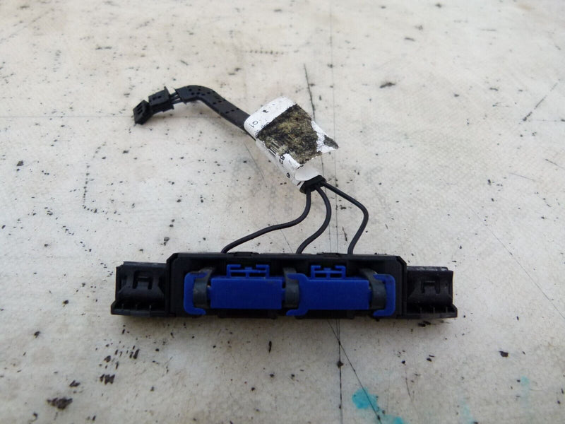 MERCEDES C W204 2007-2011 ANTENNA SIGNAL AMPLIFIER GENUINE A2048270548