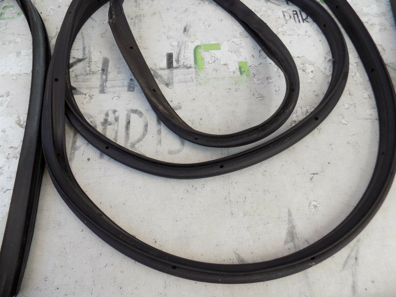 VAUXHALL ASTRA J MK6 2009-2014 FRONT RIGHT DOOR SEAL TRIM RUBBER TRIMS