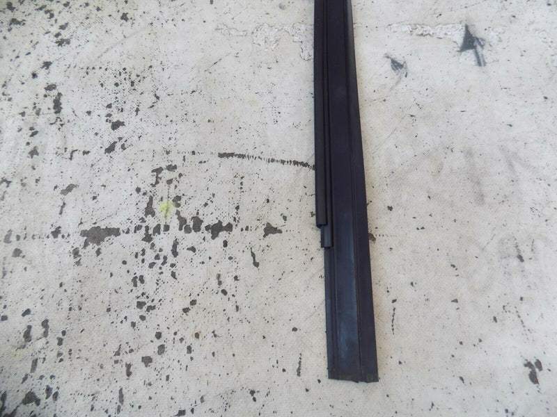 AUDI A4 B8 TFSI 2009-2015 LEFT REAR WINDOW DOOR RUN CHANNEL 8K5839439F