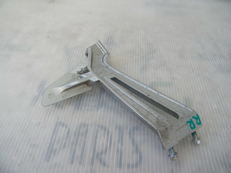YAMAHA YZF R125 2014-2016 RIGHT REAR FOOTREST AND HANGER PEG 5D7-F742L