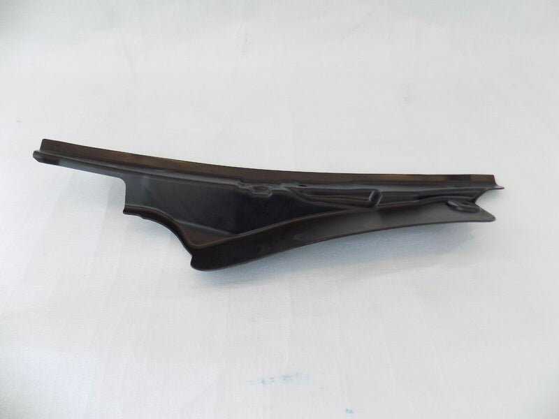 VW GOLF VI 6 2008-2012 FRONT RIGHT FENDER WING BRACKET HOLDER 1K5821112A /S16-37