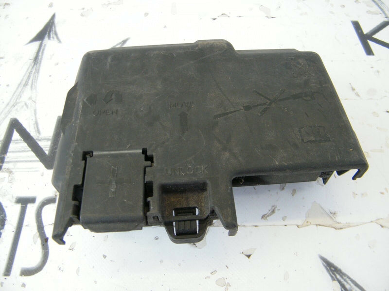 VAUXHALL CORSA E 2014-ON BATTERY TERMINAL CLAMP MODULE 525230582