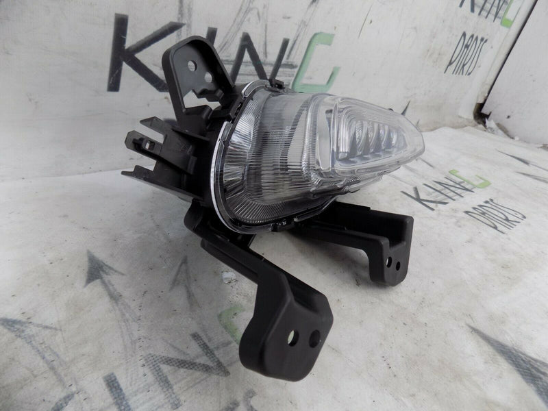 HYUNDAI i30 PD 2016-ON FRONT RIGHT LED RUNNING LIGHT FOG GENUINE 3 PIN 92208G41