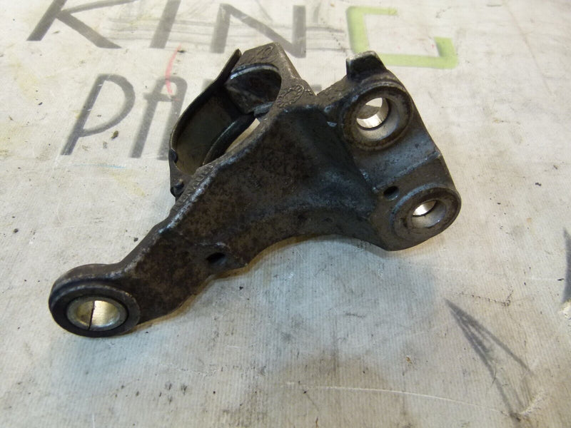 RENAULT CAPTUR 2020-ON DRIVE SHAFT MOUNTING BRACKET GENUINE 397744935R