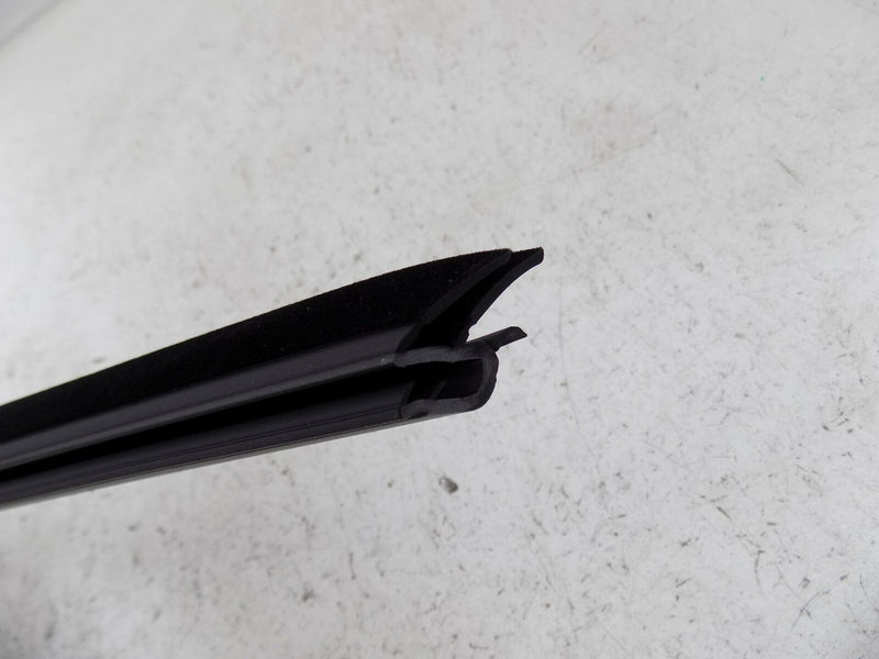 BMW X5 E70 FRONT INNER INSIDE CHANNEL SEALING LEFT N/S NEW 7207217 (S27-13)