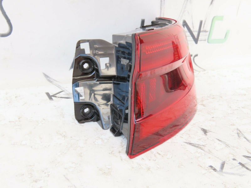 AUDI A4 B9 2015-18 SALOON REAR RIGHT SIDE LIGHT LAMP 8W5945092G