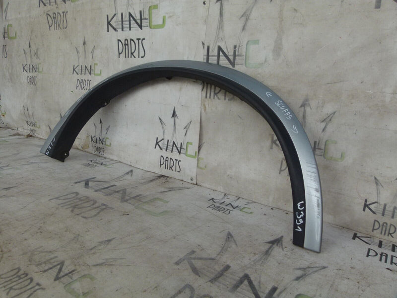 VOLVO XC90 2002-06 FRONT RIGHT WHEEL ARCH TRIM GENUINE 30779578
