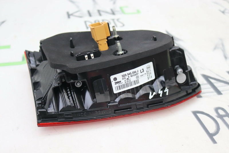 VW GOLF MK7.5 2016-ON WAGON FACELIFT BOOT LID TAILGATE RIGHT LED LIGHT LAMP