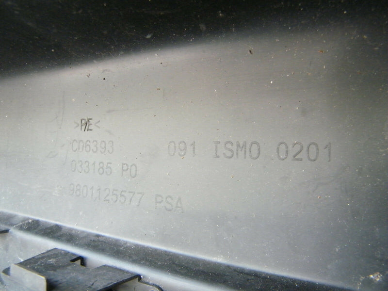 PEUGEOT 2008 2013-2016 REAR BUMPER GENUINE 9801125577 (A0281) KING PARTS Egham