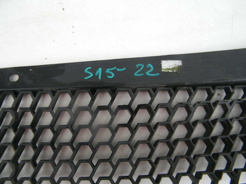 RENAULT MASTER 2004-2007 FRONT RADIATOR GRILLE OFF SIDE RIGHT 8200565047 (S15-22