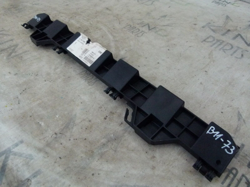 MERCEDES C W204 2007-11 REAR BUMPER CENTRE BRACKET GENUINE A2048850565