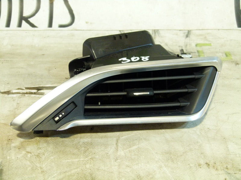 PEUGEOT 308 SW ESTATE 2017-21 FRONT RIGHT DASHBOARD AIR DUCT 9673131677