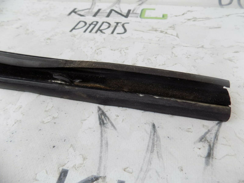 BMW 5 SERIES F10 F11  LEFT (NEARSIDE) FRONT RUBBER SEAL (GLASS) GENUINE 7182273