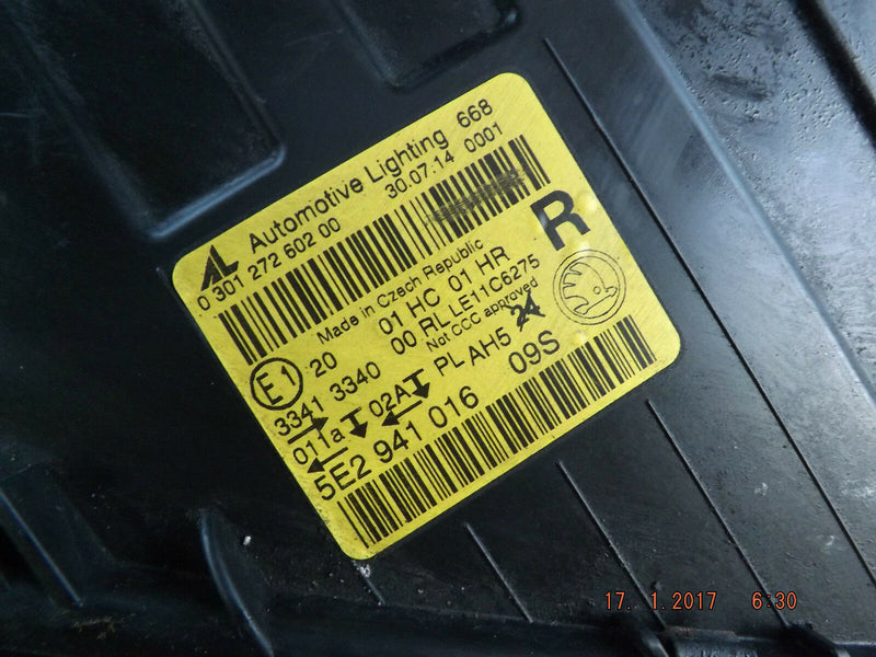 SKODA OCTAVIA 2012-2015 GENUINE HEADLAMP HEADLIGHT RIGHT SIDE O/S (813)